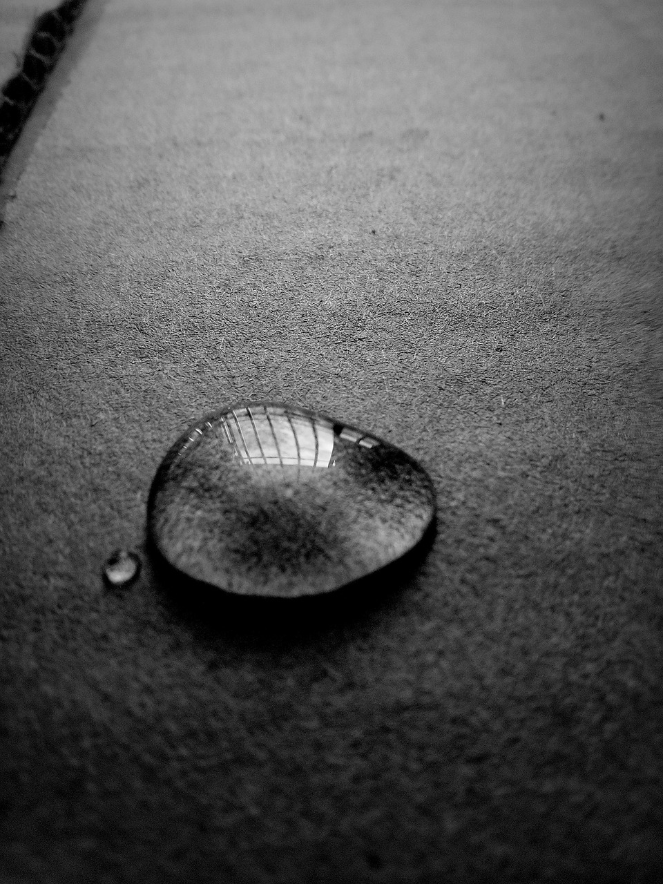 drop and sky, black and white, drop, background, moisture, sky background, liquid, damp, water drops, poetry, rain, rocio, wet, tumblr, dark, illusion, reflection, highlights, beautiful wallpaper, mike, water, sky, clouds, balusters, locked up, white clouds, android wallpaper, gray rain, nature, gray clouds, gray wallpaper, iphone wallpaper